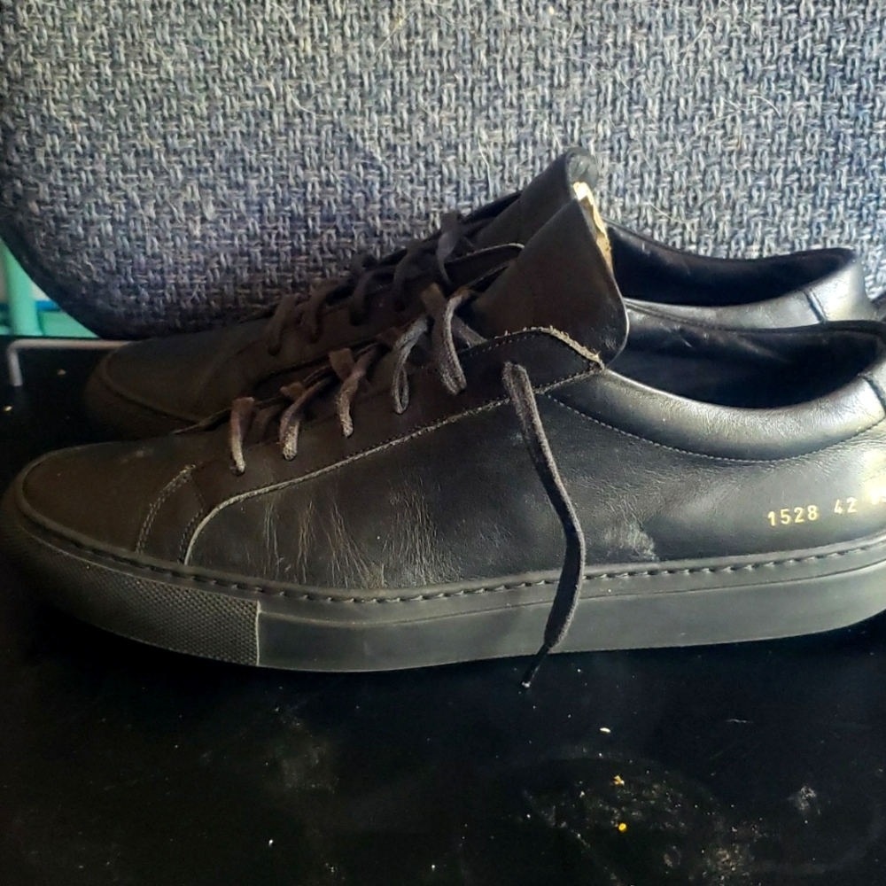 Common project sneakers